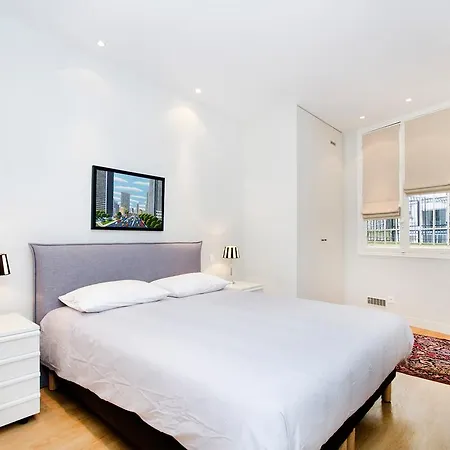 Angels Square Apartman *